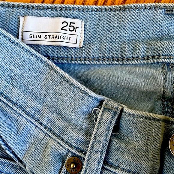 Gap Slim Straight Light Wash Jeans - Picture 5 of 11